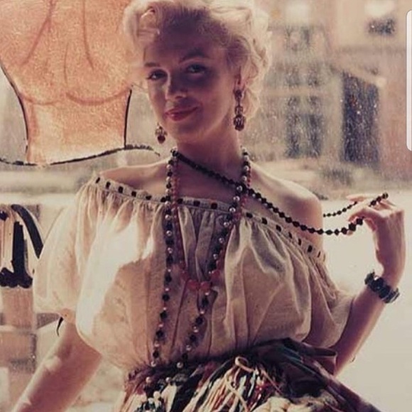 Welcome to Leather & Lace ♡ - Picture 2 of 8